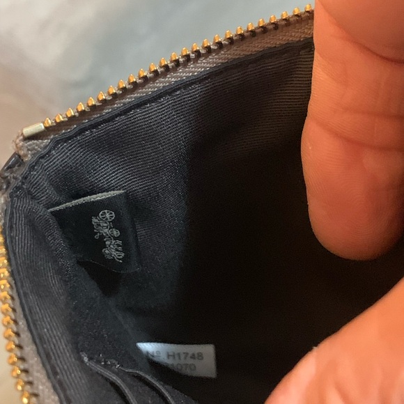 Coach Wristlet - Picture 6 of 8